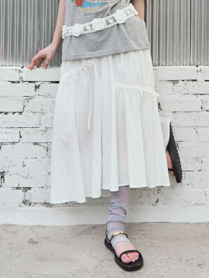 String Skirt in White VW4MS231-01