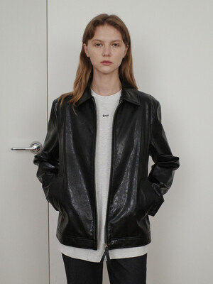 GLOSSY VEGAN LEATHER JACKET - BLACK