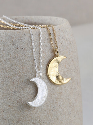 Cres Moon Necklace