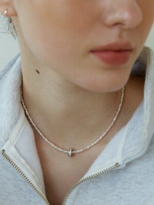 Light Natural Pearl & Cubic Necklace