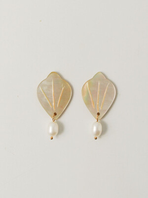 Leaves & Pearl drop Earrings