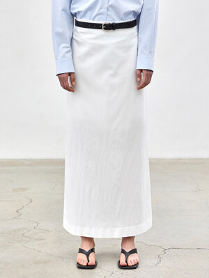 DEEP SLIT LONG SKIRT - WHITE