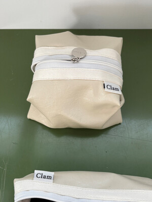 Clam round pouch _ Leather ivory