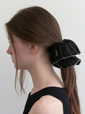 classic line scrunch - black