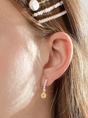 FEMME COIN PEARL HOOP EARRING_GOLD