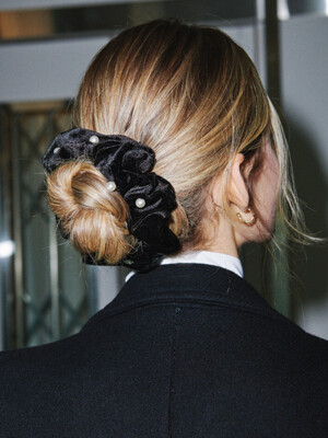 Mini Pearl Velvet Hair Scrunchie