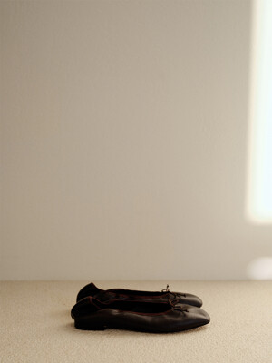 Lila Ribbon Flat Tobacco