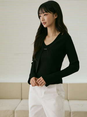 [BLUE LABEL] 금속 여밈 포인트 V넥 페미닌 풀오버 ER2OKL05