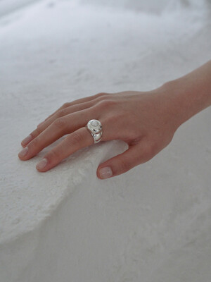 rosalie pearl silver ring