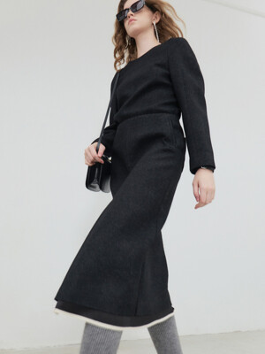 23 Winter_ Black Twill Midi Skirt