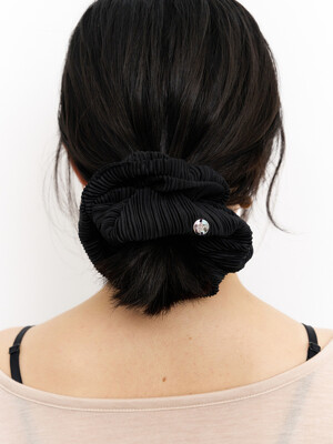 pleats big scrunchie - black