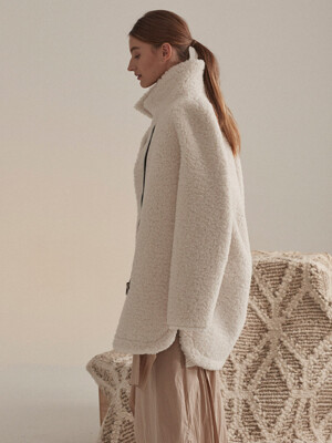 Mouton Faux-Shering Reversible Middle Mustang Coat_Ecru Ivory