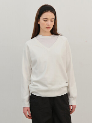 Classic Soft V-Neck Knit - White [ 25 NEW ]