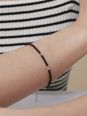 (925Silver) Noir Dot Bracelet