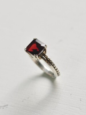 Garnet rose ring