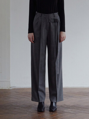 Unbalanced pants ; gray