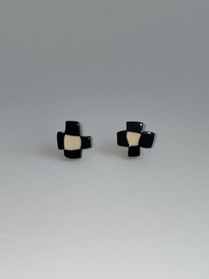 checker flower earring