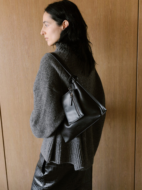 로서울 Mini Pulpy hobo bag Black