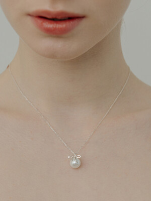 [단독][Silver925] WE030 Ribbon on the pearl necklace