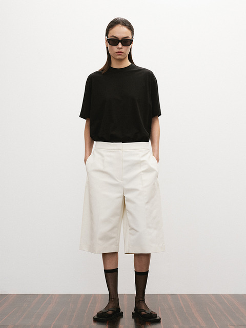 【RECTO】 GRETA FAUX LEATHER LACE TRIMMING SHORTS 2色 렉토]GRETA FAUX LEATHER LACE TRIMMING SHORTS (2COLORS)