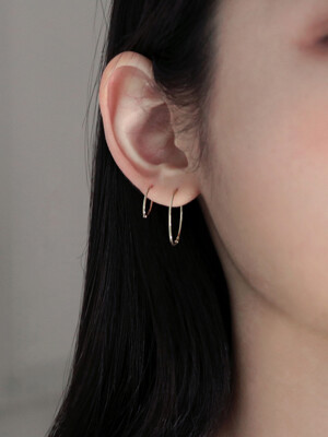 14K gold oval earring (m)