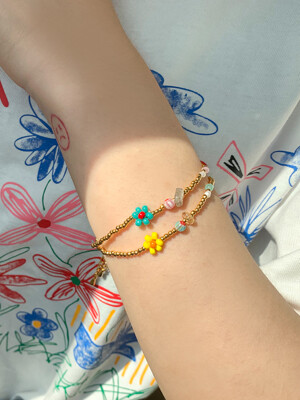 with daisy bracelet_02