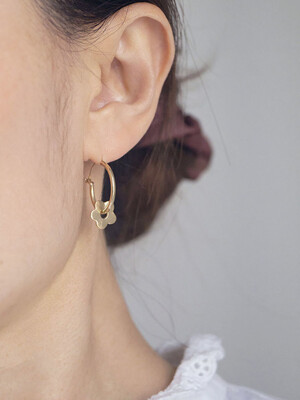 Titia earring
