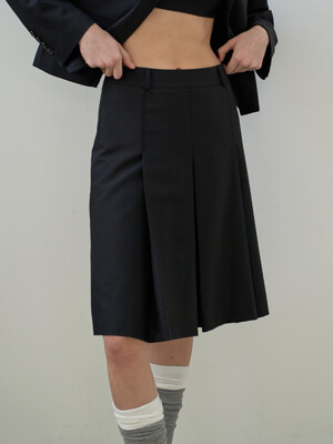 Modern Pleated Midi Skirt Black