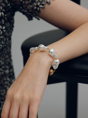 Baroque Pearl Matte Bracelet_VH239OBR003B