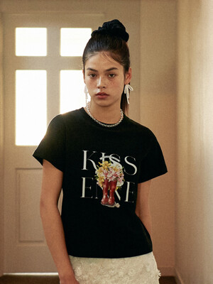 KISS FOR FLOWER CROP T-SHIRTS [BLACK]