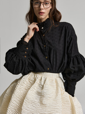 black puff cotton blouse