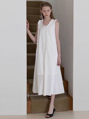 Sleeveless lace dress _ White