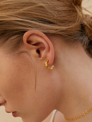 carving earrings (Gold)