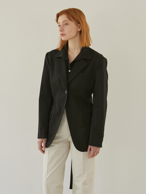 ONE BUTTON BELTED JACKET / BLACK