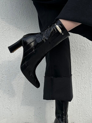 eel leather ankle boots