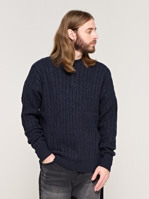 CB HENLEY NECK CABLE KNIT (NAVY)
