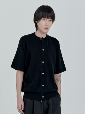 Round Button Knit (Black)