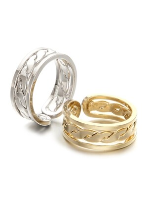 Two Twist Line Ring