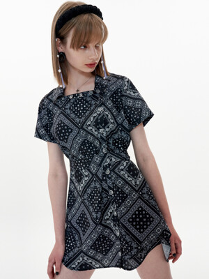 Square Neckline One-piece [Black Butterfly Paisley]
