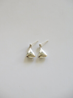 tri silver earrings (트리 실버귀걸이)