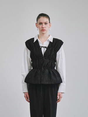 tripple string padded vest_black