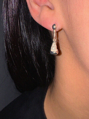 [단독]Pearly Pearl Drop Earrings