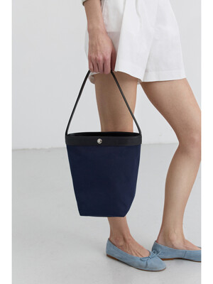 CANVAS LEATHER SHOULDER BAG NAVY BLACK_UDBA5E214N3