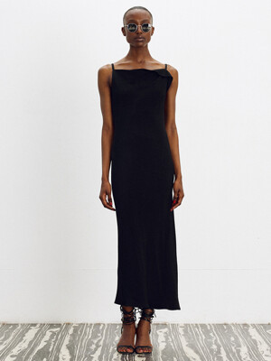 DRAPERY NECKLINE SLIP DRESS (BLACK)