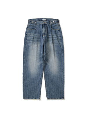 One tuck wide tapered denim pants / Light blue