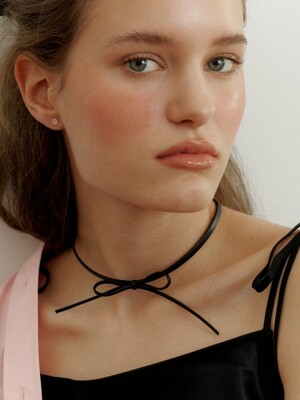 Ribbon Leather Choker