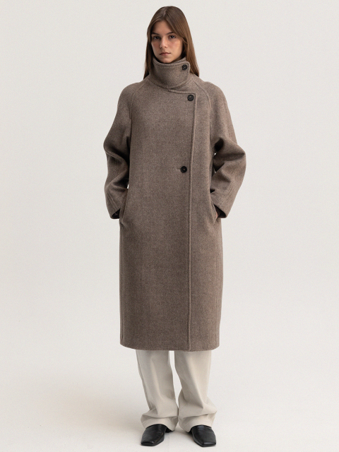 아우터 - 르 (LE) - wool herringbone high-neck coat (mocha brown)