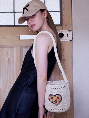 No.207 / Heart Embroidery Crochet Bucket Bag