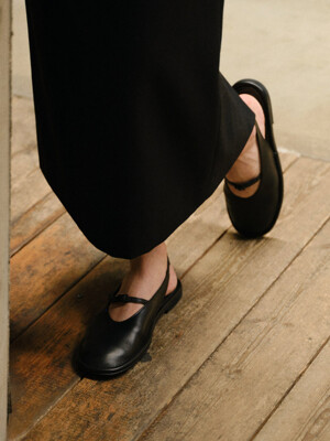 Round toe flat slingback Black