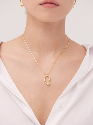 slim circle pendant necklace gold